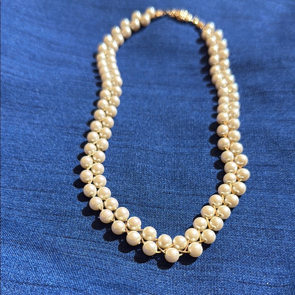 Avon Cream Double-Strand Pearl Necklace - Picture 3 of 5